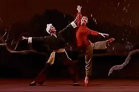 1971年经典芭蕾舞剧《白毛女》中描写喜儿和大春爱情的双人舞，简直美极了！茅惠芳、凌桂明主演。#怀旧经典 #芭蕾舞 #茅惠芳 #凌桂明 #经典永流传视频封面