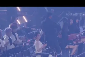 现在我们的女孩也成了那个再也不用站起来的前辈了啊！#iu #歌曲大雾 @抖音短视频视频封面