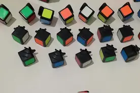 拆开的三阶魔方怎么装回去，看完视频就会拆魔方了，看视频最后..