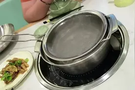 虽然你是真的倒了四个椰子🥥可两个人吃花了八百也是有点过了🤫视频封面