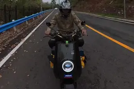 你们要的运动相机固定视角#渣渣牛 #小牛电动