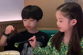 妹妹的一个眼神，哥哥立马懂。#哥哥妹妹 #兄妹视频封面