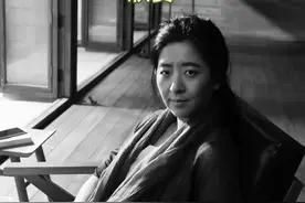 许静是张艺谋“御用”女书法家，书法很前卫，在传统和现代之间游走。#江苏 #书法大师 #淮安 #艺术 #南京视频封面