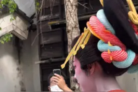 日本花魁 抱着的是被子吗？日本花魁的装束 #日本 #花魁 #vlog视频封面
