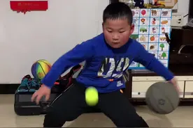 每天扣篮只是娱乐，七岁的孩子能做出来已经很不容易了试试看？#篮球 #篮球技巧 @抖音短视频 @DOU+小助手视频封面