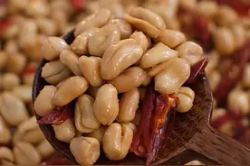 把花生放冰箱里冻一冻。#跟着抖音学做菜 #酒鬼花生视频封面