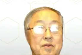 人民银行原行长周小川：全球#经济 下行风险加大，明年经济增速将放缓至2.7%#财经 #热点知多少视频封面