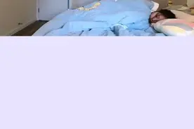 如何喊女朋友起床，你们学会了吗#情侣日常 #情侣 反手艾特哈哈哈哈哈哈