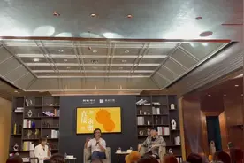 许知远对谈话剧《繁花》导演马俊丰，聊上海文化“不响视频封面