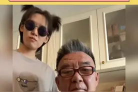 #李立群 和女儿李元元同框出镜，李元元长相漂亮，还非常的有趣，不进娱乐圈真的可惜了！#娱乐评论大赏视频封面
