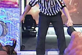 凯恩这要命的压迫感😱 (结尾高能 离手机远一点哦) #WWE #名场面视频封面
