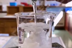 白色沉淀常见么#科学实验 #科学也偶像 #化学 盐➕盐性质你知道几个视频封面