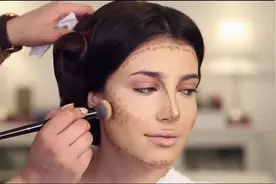 卡塔尔的新娘是如何化妆的？妹子结婚当天去美容店，化妆后很惊艳视频封面