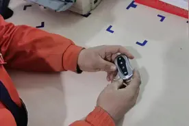 如何更换遥控器电池