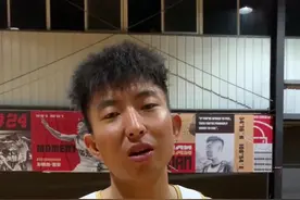 耗时3小时37分钟，完成1000次投篮命中。我几乎精疲力尽，但这只是科比每天的常规训练中的一项，他在每个夏天的每一天坚持重复，也许这就是他伟大的原因#824科比日视频封面