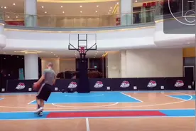 通宵游戏后腰酸背痛，下午咬着牙投进100个三分草草了事