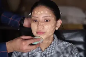 原来长得好看的小姐姐，化完妆后竟然那么美，一出场就惊艳众人