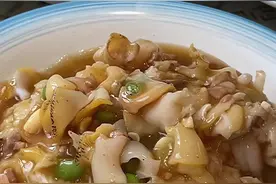 大连海螺捞饭巨好吃，炸鲍鱼，酸汤狮子头越吃越上头，太香了真的#大连 #美食探店 #东北视频封面