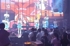 “老板这个多少钱？” “施主，艺术品不说钱，说缘，一万八千元
