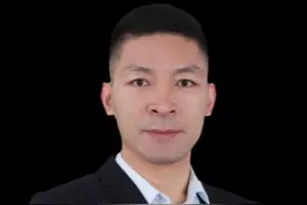 我们不会忘记那么年轻的生命！陈独秀的儿子，陈延年、陈乔年留下“让我们的子孙后代享受前人披荆斩棘的幸福吧”后英勇就义。国庆节来临之际，向所有为国捐躯的英雄致敬！@抖音热点宝 @抖音短视频 @抖音正能量 @抖音文创 #人民英雄永垂不朽 #致敬先烈#人物故事#铭记英雄 #向英雄致敬