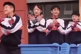 这个初中男生火了！C位妖娆舞姿参加桌面操比赛～#跳舞 #c位 #双减 #快乐视频封面