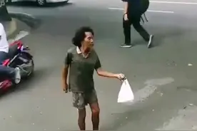让我们记住记者中的平民英雄崔松旺#真实事件 #现场实拍 #支持抖音传播正能量 #保护好自己就是为社会做贡献 视频封面