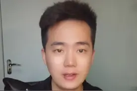 民警走心劝说封控区散步老人#民警走心劝说封控区散步老人 #大v说热点 #大v说 #上海疫情 #上海加油我们都在 