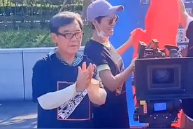 #明星 #实力派演员 #演员 #拍摄现场 #李立群 李立群隔离两个月多月，终于出关了，不炸带鱼🐟了，再见再见再见。视频封面