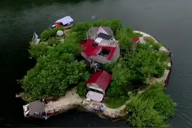 塑料瓶做成的岛#科普 #涨知识 #奇闻奇事 #创意 视频封面