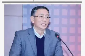 央行：网传中国印钞造币总公司陈耀明私印同号钞2万亿为谣言视频封面