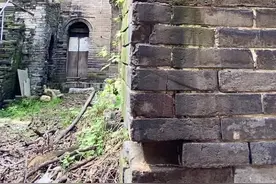 古代大户人家小姐十三岁上绣楼，二十岁前必嫁人！十三岁开始最多在绣楼上待七年，七年内任何一年可以嫁人，但绝不能超过七年#古民宅
