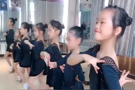 拉丁舞就是这个范～适当的表扬孩子更加有动力！培养霸气小女王#气场全开女王范 #拉丁舞#恰恰视频封面