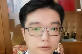 大妈一个月吃保健品4千块，肺上烂出空洞，坚称是停掉保健品一个月造成的#医学科普视频封面