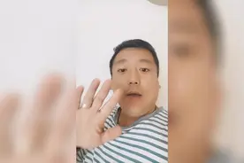 开通于1981年12月15日青岛公交30路线诞生，由造纸厂发往东镇视频封面