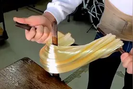 传统手工麦芽糖制作过程#科普 #麦芽糖 #灶糖