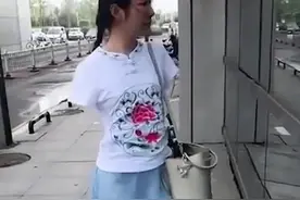 90后女孩从小失去双臂，靠双脚考上心仪大学，如今已是千万粉丝网红#励志 #一定要看到最后 #感动 #正能量 视频封面