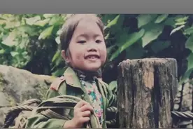 还记得独自坐溜索上学的小女孩吗？她从昆明医科大学顺利毕业，并选择回到家乡做医务人员视频封面