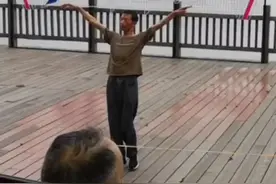 不专业的舞“舞”出最美的心❤️盼望奇迹出现视频封面