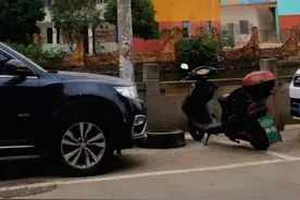 以后再也不会有大供幼儿园了，又是一个被暴富砸中的街道#大碶街道 #拆迁 #学校门口 #拆房子 #每一张照片都是满满的回忆 视频封面