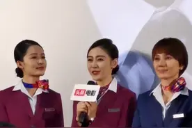 《中国机长》上演制服诱惑，袁泉张天爱李沁都太美了！你们最喜欢谁？#中国机长视频封面