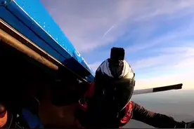 抖音为什么让人上瘾欲罢不能，因为都在看别人的故事和人生视频封面