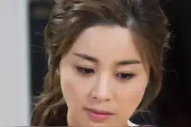 霸道总裁和萝莉假扮情侣，谁知假戏真做，竟然想直接结婚#韩剧解说 #好剧推荐 视频封面