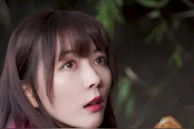 你看我们吃鸡腿的样子，像谁？ @鹿飞  @抖音短视频  #创作人计划视频封面