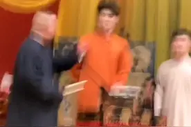 #张云雷 哎呦喂，笑死，小嘴儿都快飞出去了，磊磊笑的太欢乐了视频封面