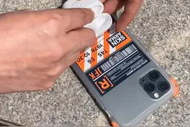 耳机掉下水道后，牵动了几万人的心，我来测试下大家提供的捞耳机办法能行不。。#苹果airpods视频封面