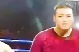 日本选手偷袭中国小伙，裁判杨建平上前理论被吐口水，下一秒教对手做人。视频封面