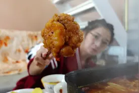 作为一个很能吃辣的北京人，现在去不了重庆，在家用@愉快老火锅视频封面