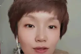 唇薄且大，理性，能说会道 唇厚且大，感性，言辞拙扑 唇小且厚，感性内敛 唇薄且小，敏感忧郁 上唇主情 下唇主欲，唇线是界限感#识人术 