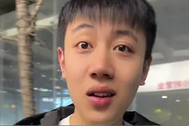 当懂你的人在身边时 不需要过多的语言！！陪你开心就是他最终的目的~#情侣日常 #RIO强爽8度相当于几瓶啤酒#RIO强爽视频封面