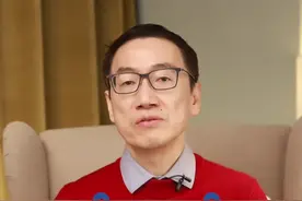 宝宝为啥会口臭？怎么预防和治疗呢？ #金牌育言家  #人类幼崽成长计划  #小朋友眼中的大世界  @崔玉涛养育中心 视频封面